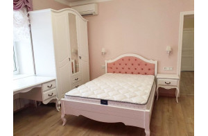 Двуспальная кровать Авиньон MUR-111-01/1 с каретной стяжкой Двуспальная кровать Авиньон MUR-111-01/1 с каретной стяжкой