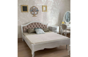 Двуспальная кровать Авиньон MUR-111-01/1 с каретной стяжкой Двуспальная кровать Авиньон MUR-111-01/1 с каретной стяжкой