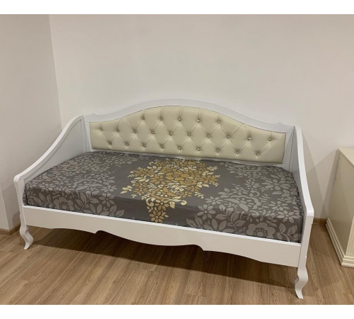 Односпальная кровать Анджелика MUR-115-01/1 с каретной стяжкой Односпальная кровать Анджелика MUR-115-01/1 с каретной стяжкой