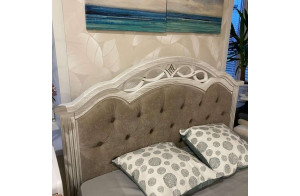 Двуспальная кровать Венеция MUR-101-01 с каретной стяжкой Двуспальная кровать Венеция MUR-101-01 с каретной стяжкой