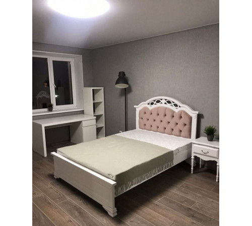 Двуспальная кровать Венеция MUR-101-01 с каретной стяжкой Двуспальная кровать Венеция MUR-101-01 с каретной стяжкой